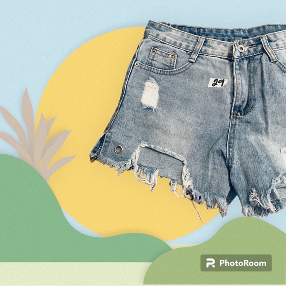 Saddle bronc distressed high rise denim short - Picture 4 of 6